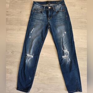 Judy Blue Medium Blue Relaxed Fit Distressed  Jeans